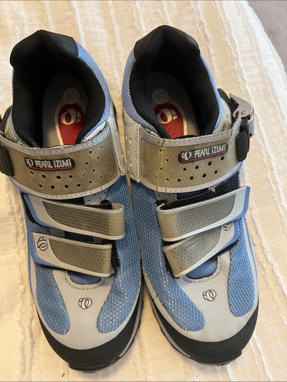 Pearl Izumi cycling shoes size Euro 39 US women’s 8.5